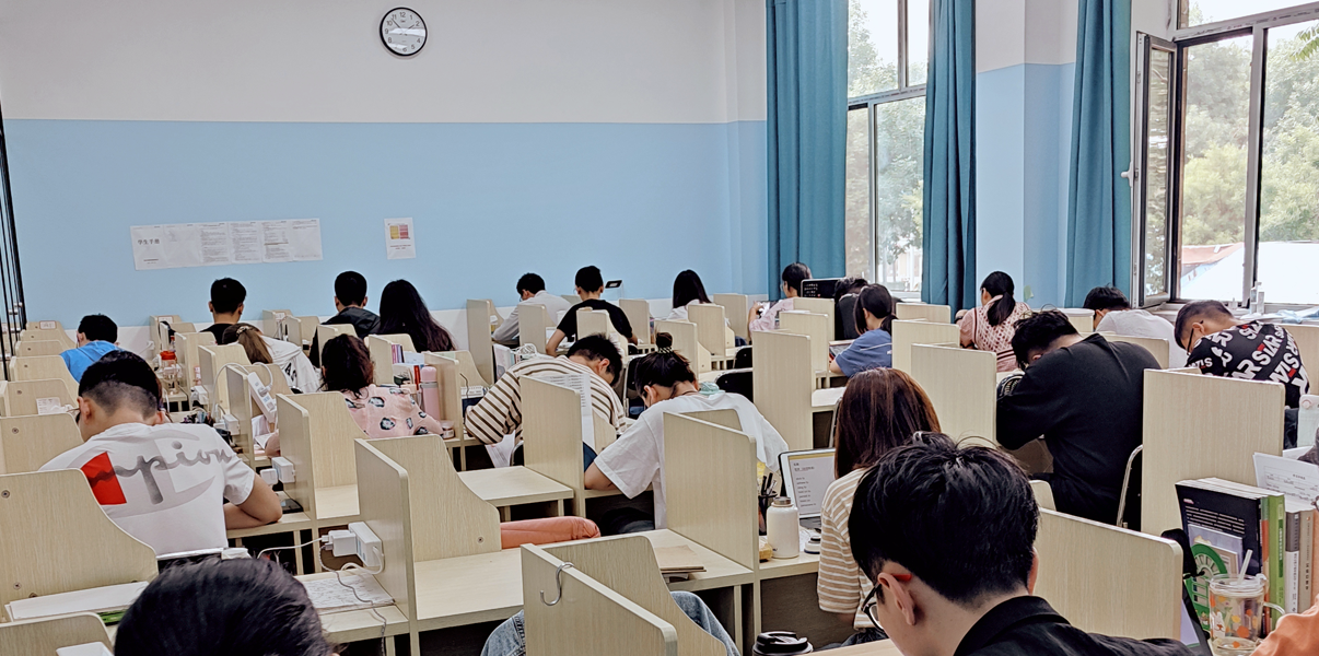 泸州考研寄宿学校-学习氛围